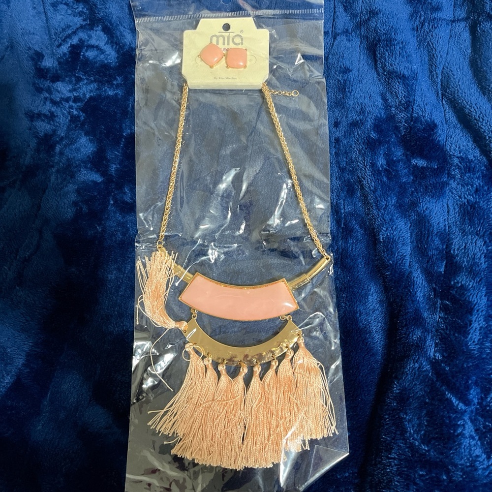MIA Gold and Peach Statement Necklace